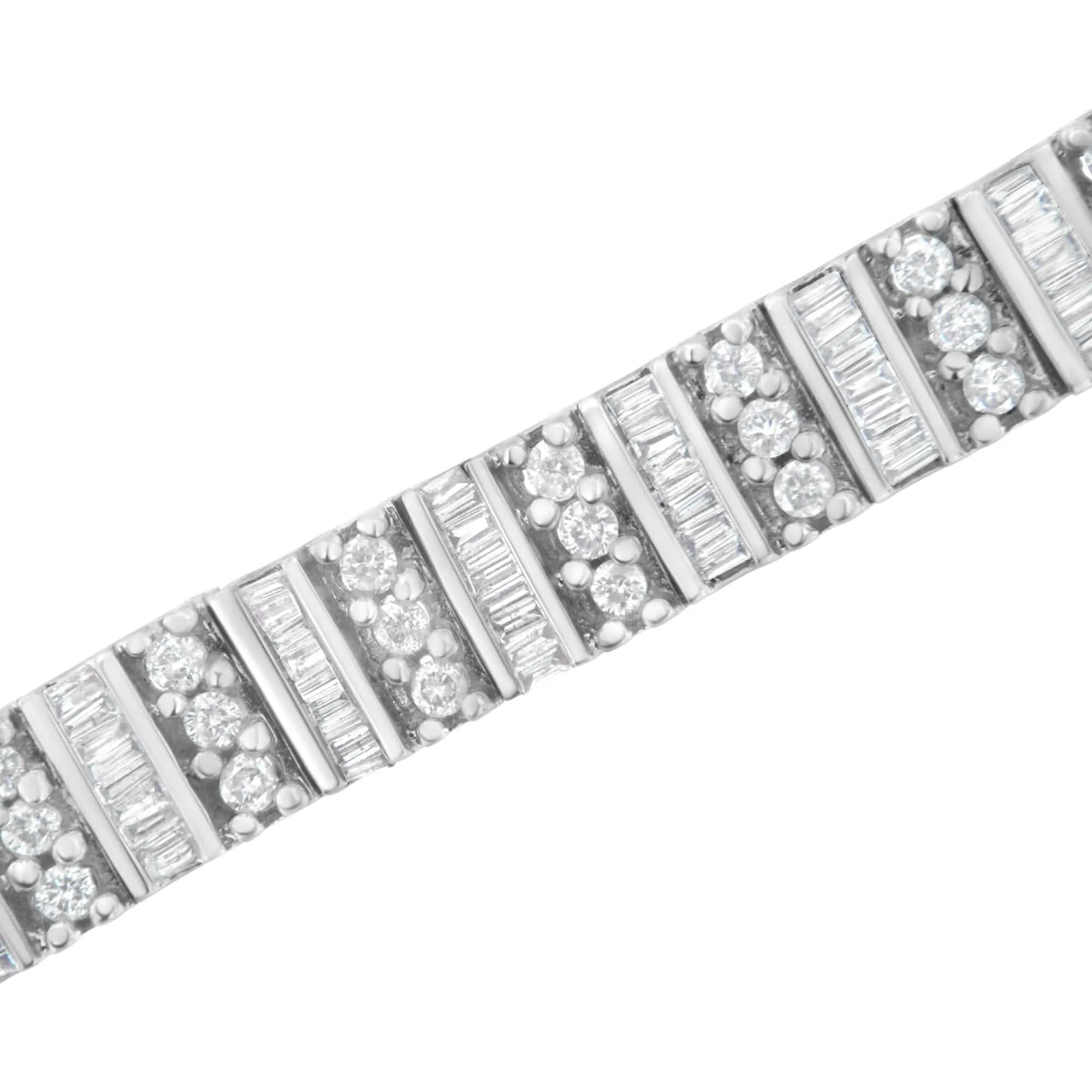 14K White Gold Diamond Bracelet featuring Elegant Baguette and Round Cuts - 4 7/8 cttw