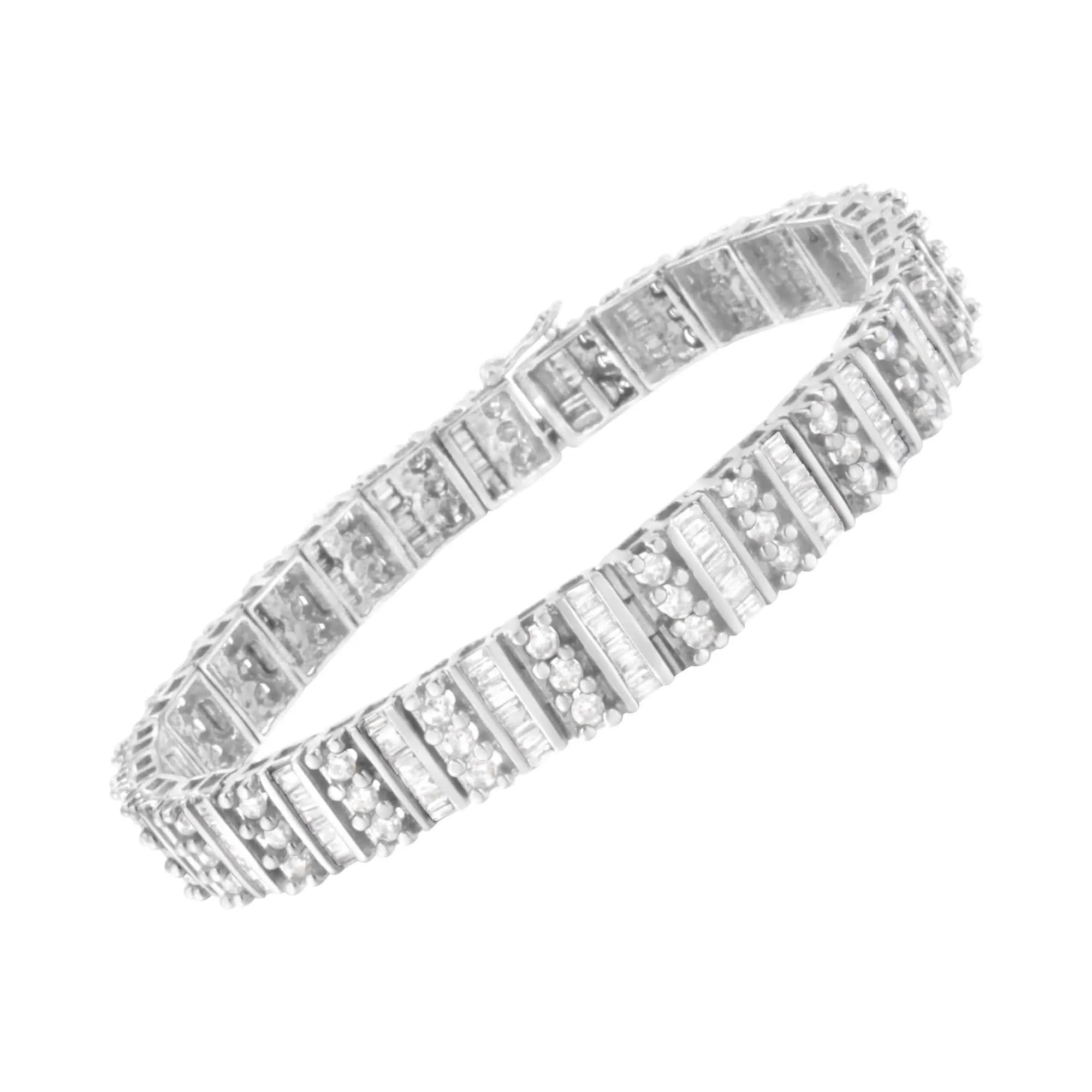 14K White Gold Diamond Bracelet featuring Elegant Baguette and Round Cuts - 4 7/8 cttw