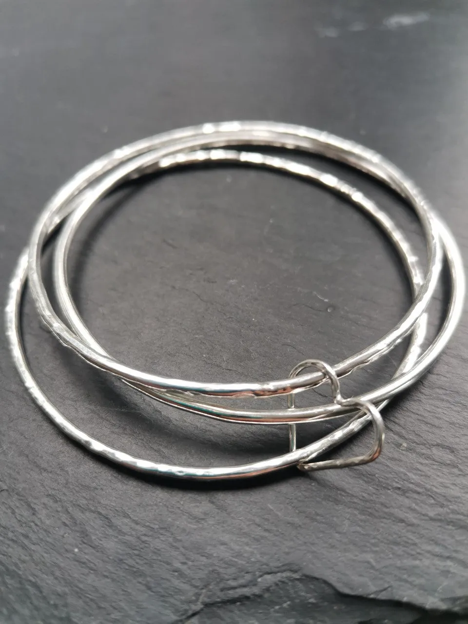 Bangle - Hammered Triple Thin Bangle with a Heart