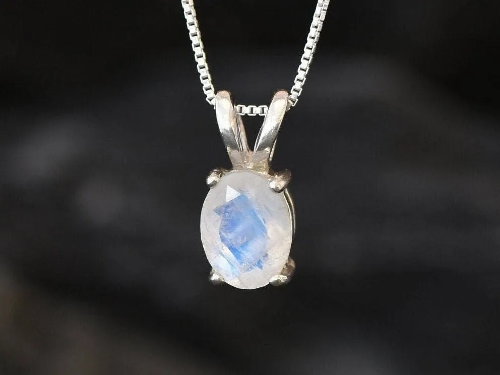 Dainty Moonstone Pendant - Natural Moonstone Necklace - White Vintage Necklace