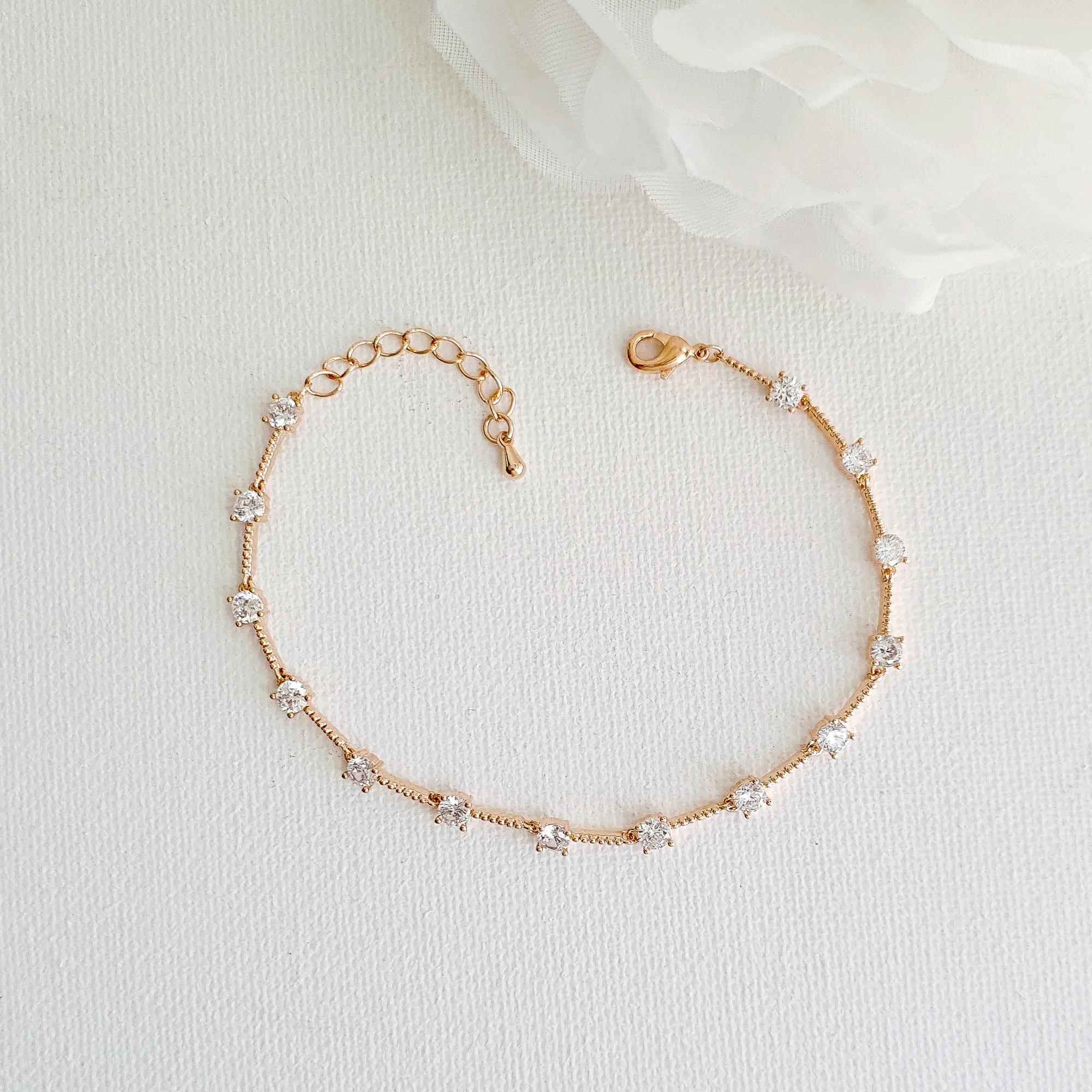 Delicate Bracelet in 14k Yellow Gold-Ginger