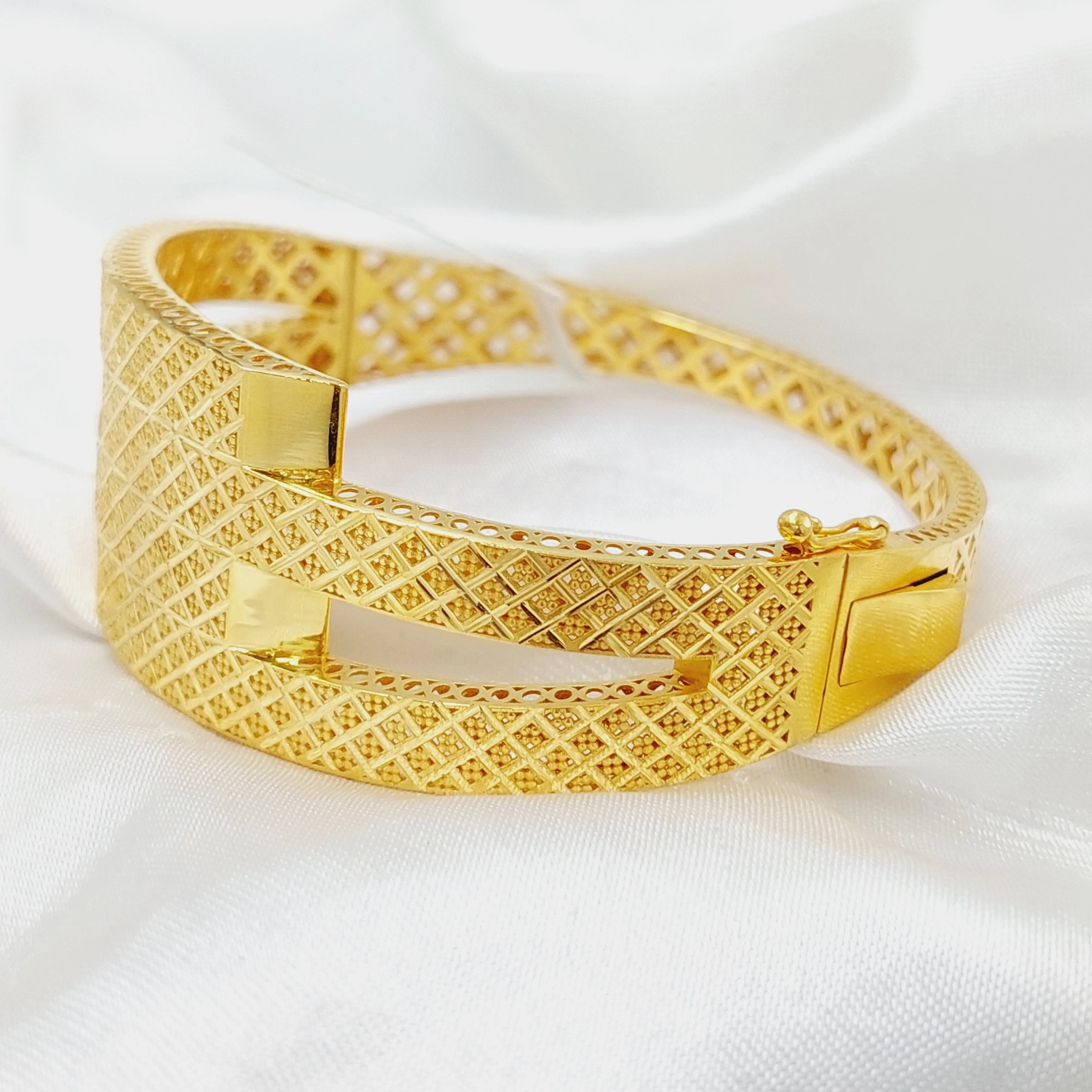 Deluxe Belt Bangle Bracelet