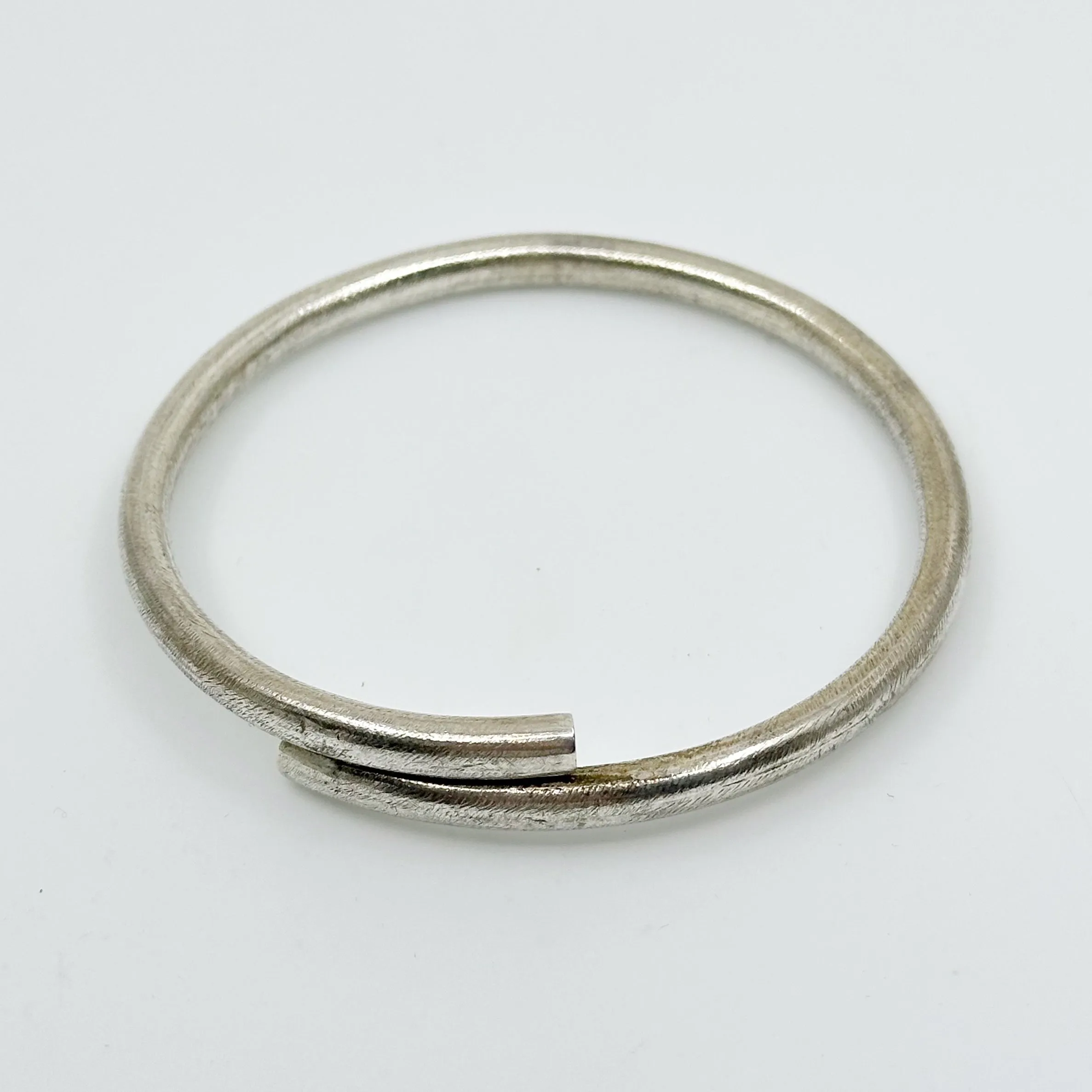 Metropolitan Museum of Art MMA sterling silver bangle bracelet