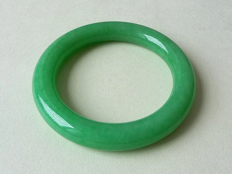 Natural Jade Bangle Jadeite Bangle Internal Diameter 58mm BER173