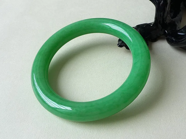 Natural Jade Bangle Jadeite Bangle Internal Diameter 58mm BER173