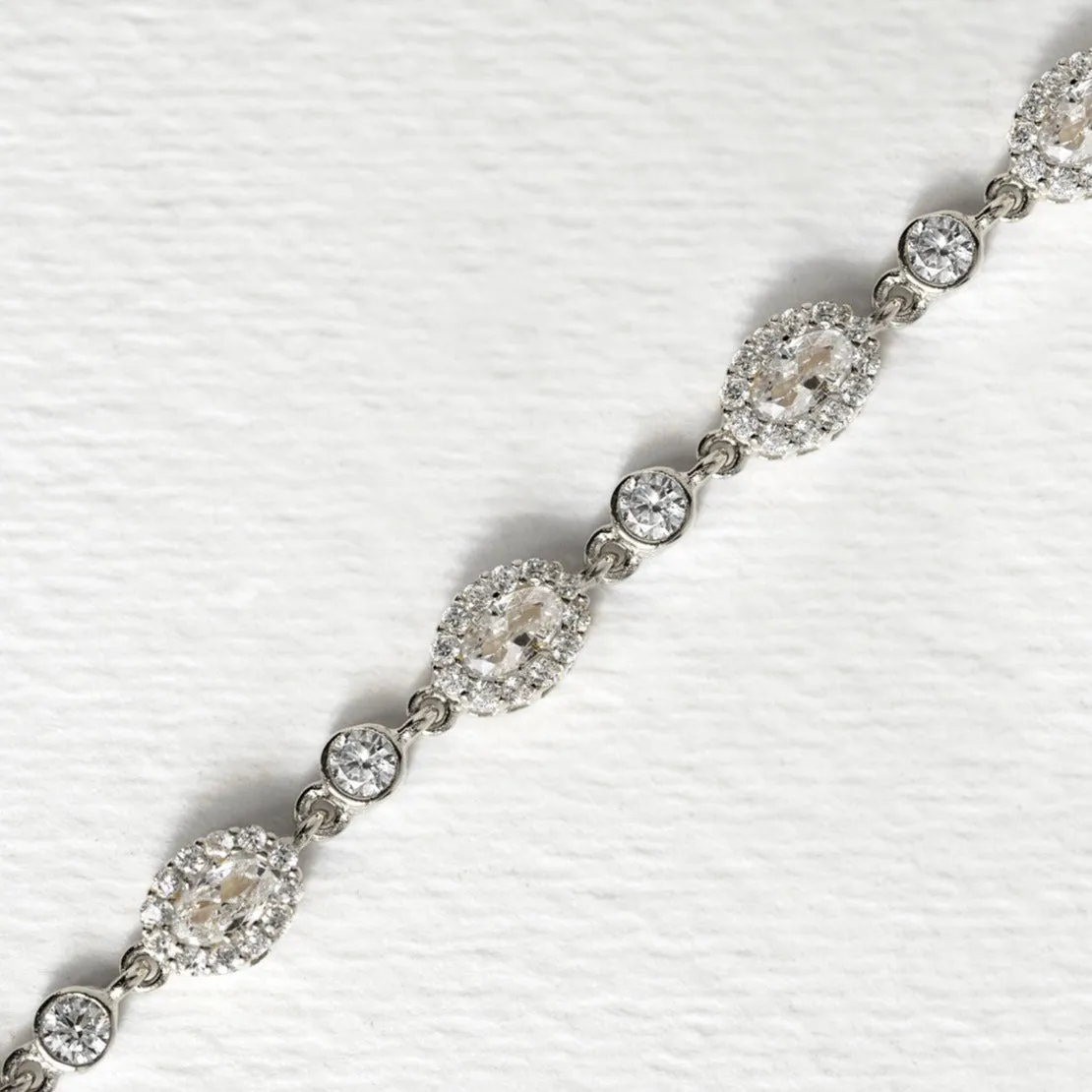 Ovali Crystal Tennis Bracelet