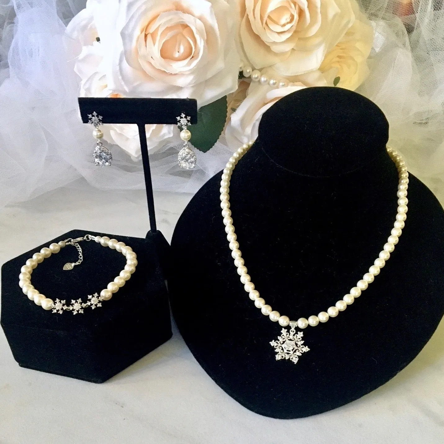 "Eira" - Winter Snowflake 3-Piece Bridal Jewelry Set