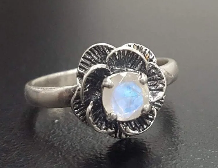 Rose Moonstone Ring - Solitaire Flower Ring - Vintage Flower Ring