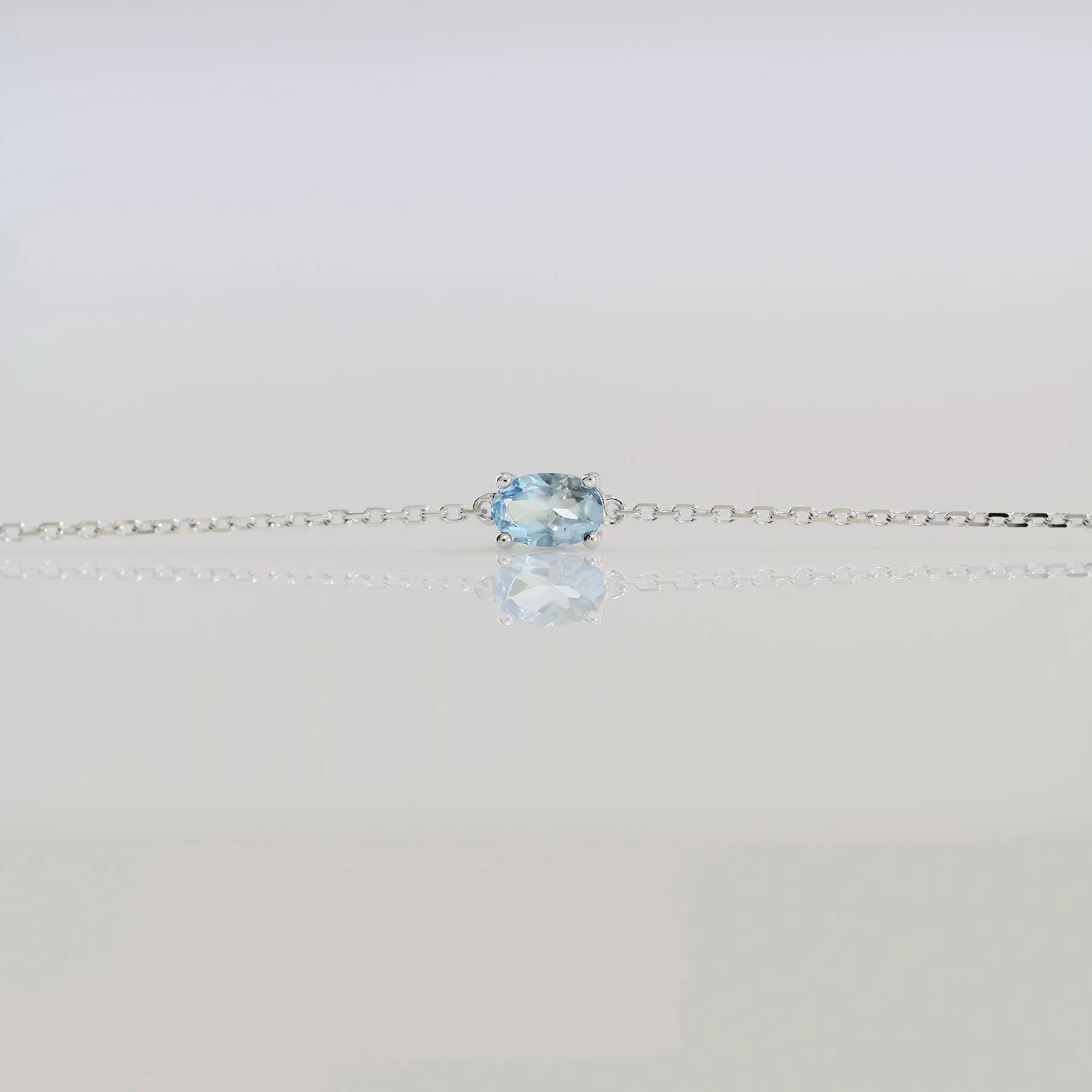 Solitaire Oval Aquamarine Bracelet