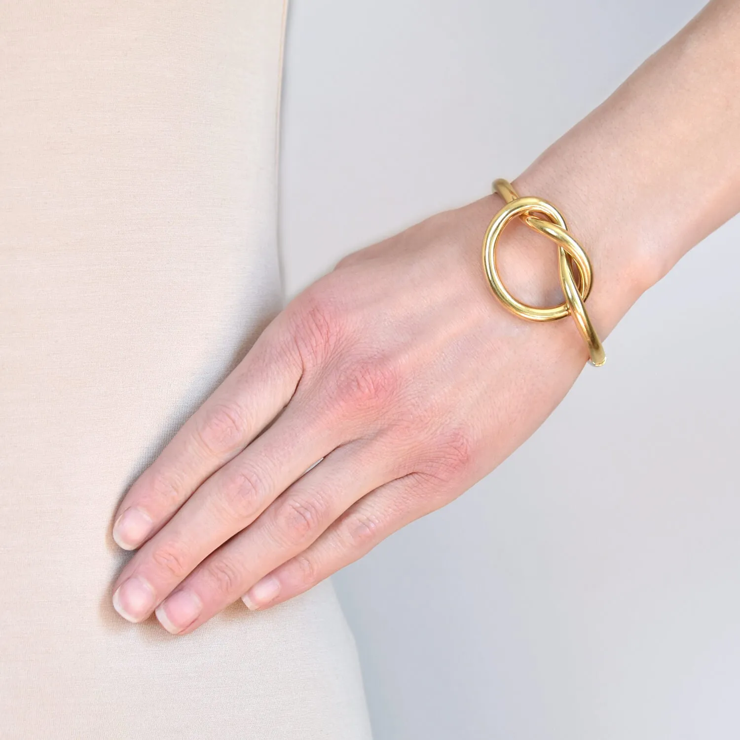 Vintage 18kt Yellow Gold Love Knot Bangle Bracelet